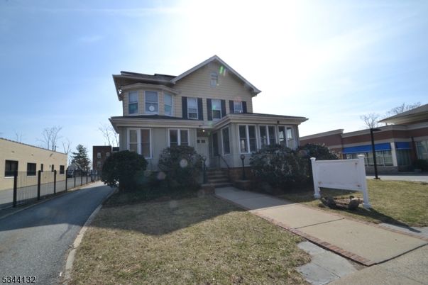 Exterior, Facade, Queen Anne Victorian