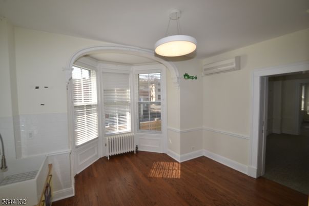 Empty room, Interior, Pendant Lights, Wood Texture Flooring