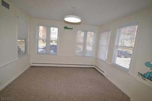 Empty room, Interior, Pendant Lights
