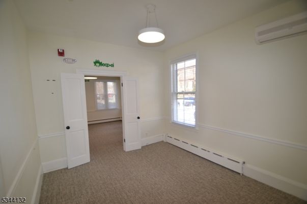 Empty room, Interior, Pendant Lights