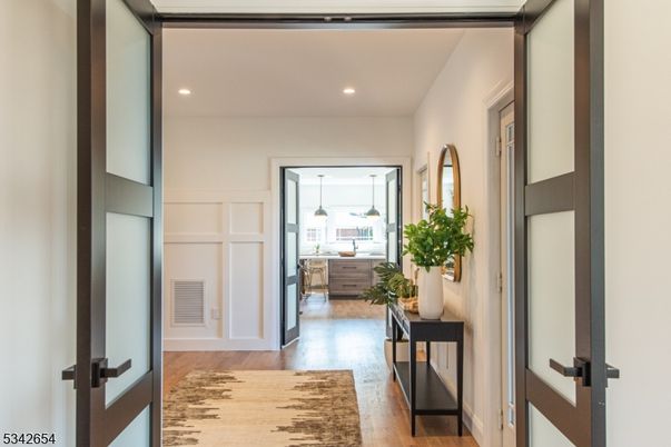 Interior, Pendant Lights, Recessed Lighting, Wood Texture Flooring