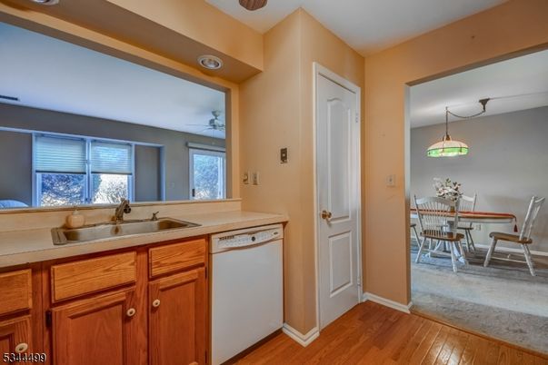 Dining room, Interior, Kitchen, Pendant Lights, Wood Texture Flooring