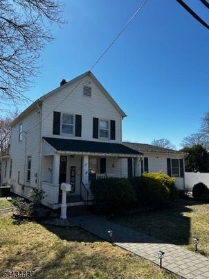 Exterior, Facade, Farmhouse