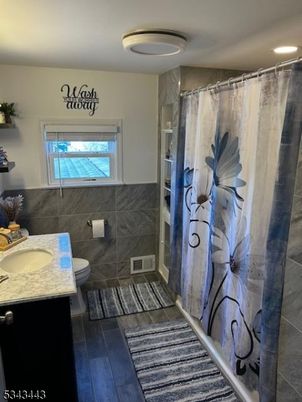 Bathroom, Interior, Recessed Lighting, Wood Texture Flooring