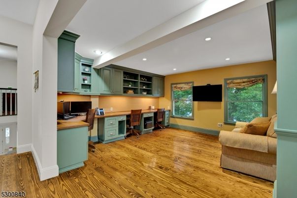 Home Office, Interior, Recessed Lighting, Wood Texture Flooring