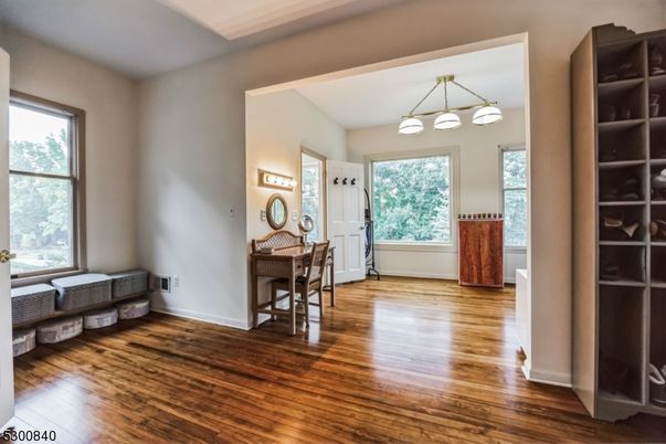 Interior, Pendant Lights, Wood Texture Flooring