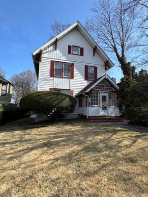 Exterior, Facade, Farmhouse