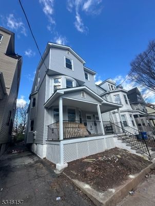 Exterior, Facade, Queen Anne Victorian