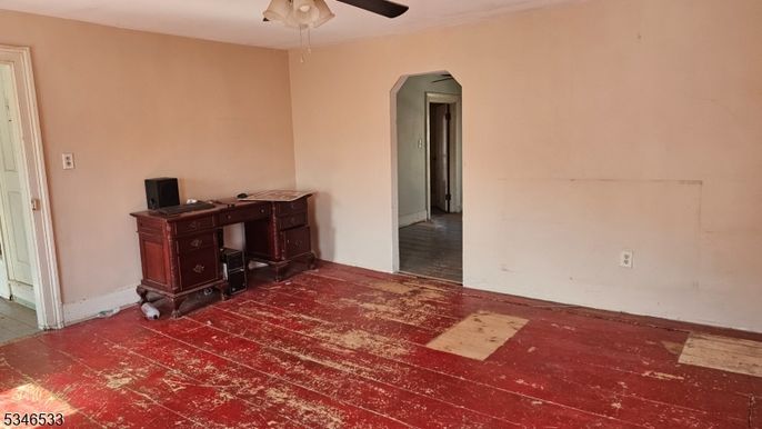 Home Office, Interior
