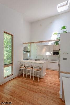 Dining room, Interior, Kitchen, Stainless Steel Appliances, Wood Texture Flooring