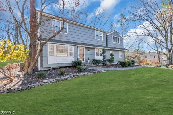 Backyard, Exterior, Facade, Cape Cod