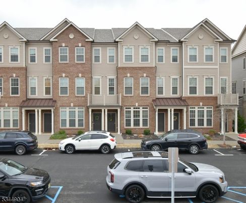 Exterior, Facade, Brick Facade, Rowhouse