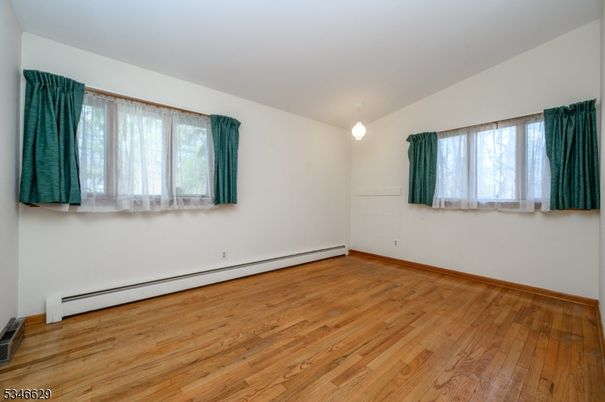 Empty room, Interior, Pendant Lights, Wood Texture Flooring