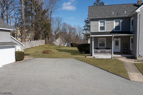 Backyard, Exterior, Facade, American Foursquare