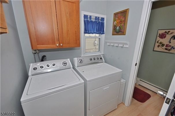 Interior, Utility Closets, Washer, Wood Texture Flooring