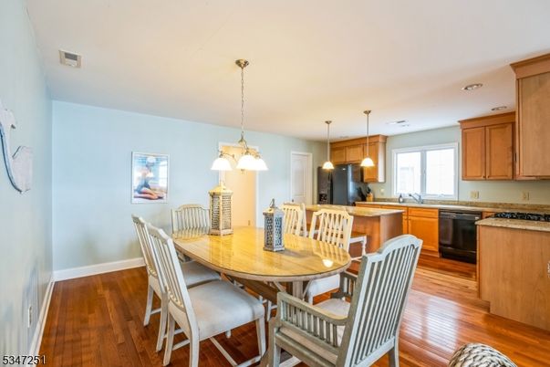 Dining room, Interior, Kitchen, Pendant Lights, Recessed Lighting, Wood Texture Flooring
