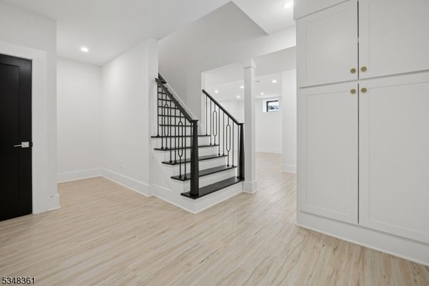 Interior, Recessed Lighting, Wood Texture Flooring