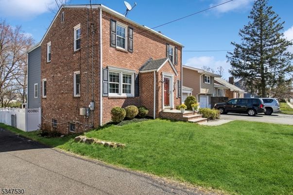 Exterior, Facade, Brick Facade, Cape Cod