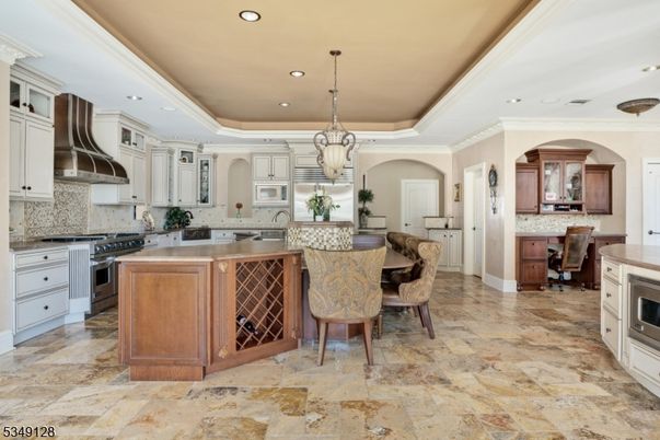 Chandelier, Dining room, Interior, Kitchen, Pendant Lights, Recessed Lighting, Stainless Steel Appliances