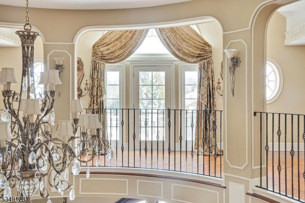 Chandelier, Interior