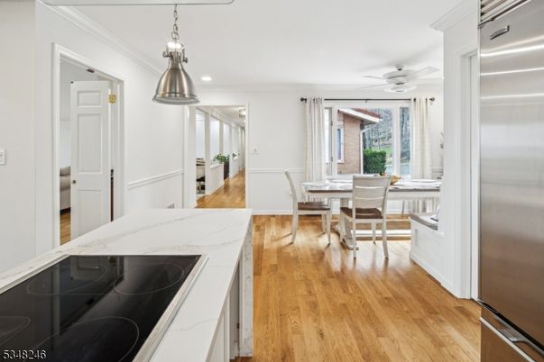 Dining room, Interior, Kitchen, Pendant Lights, Wood Texture Flooring