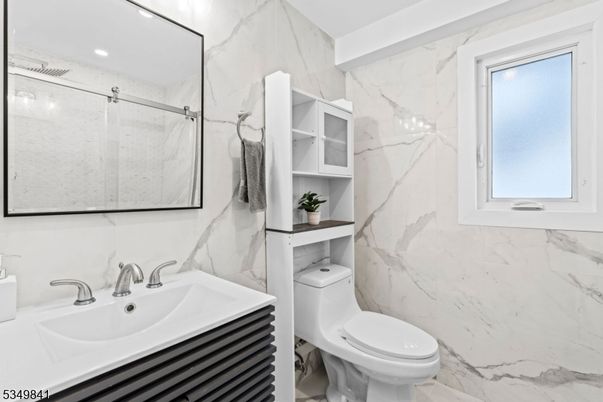 Bathroom, Interior, Marble Walls, Recessed Lighting