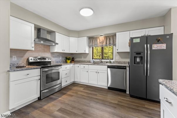 Interior, Kitchen, Stainless Steel Appliances, Wood Texture Flooring