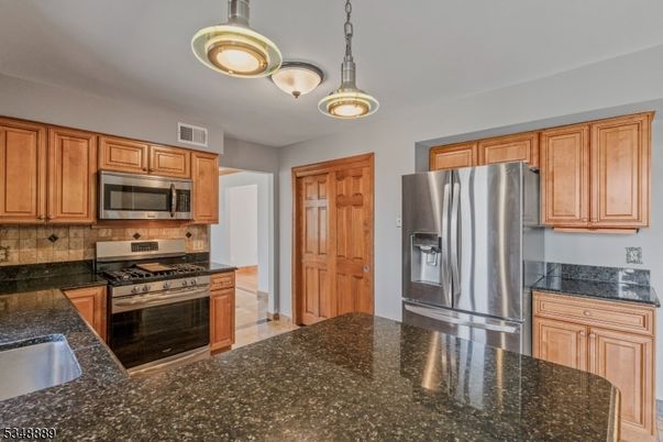 Interior, Kitchen, Pendant Lights, Stainless Steel Appliances