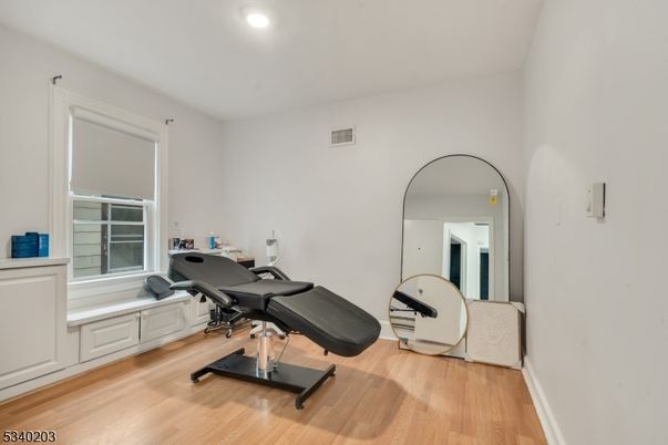 Fitness Equipment, Interior, Recessed Lighting, Wood Texture Flooring