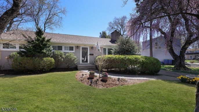 Exterior, Facade, Brick Facade, Cape Cod