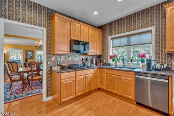 Chandelier, Dining room, Interior, Kitchen, Recessed Lighting, Wood Texture Flooring
