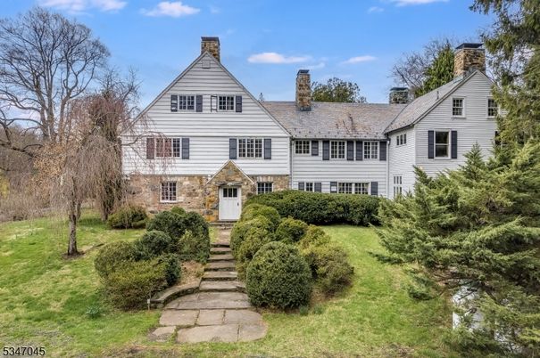 Backyard, Exterior, Facade, Queen Anne Victorian