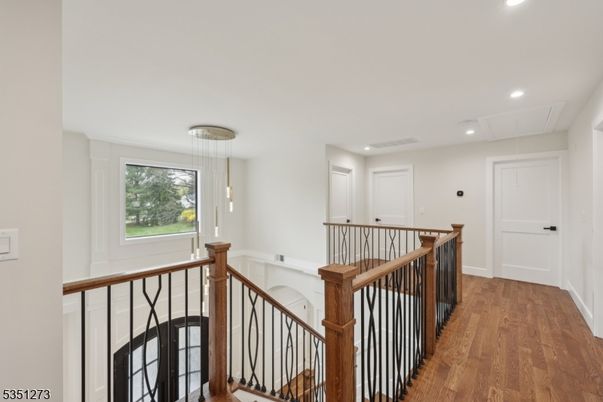 Interior, Pendant Lights, Recessed Lighting, Wood Texture Flooring