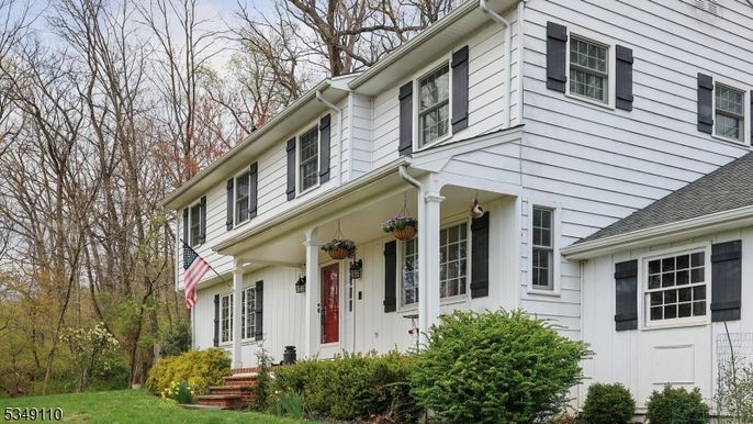Exterior, Facade, American Foursquare