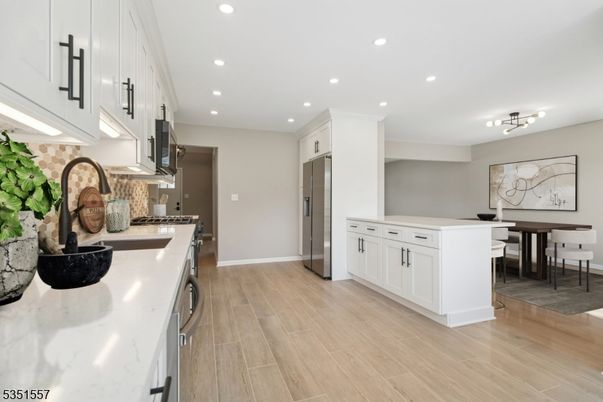 Dining room, Interior, Kitchen, Recessed Lighting, Wood Texture Flooring