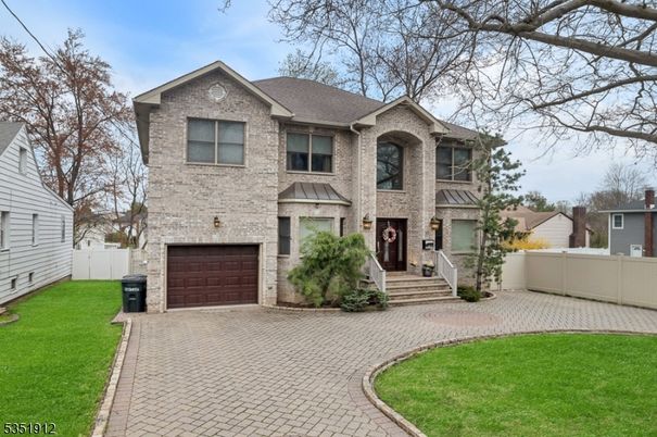 Attached, Exterior, Facade, Brick Facade, Rowhouse