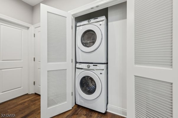 Interior, Utility Closets, Washer, Wood Texture Flooring