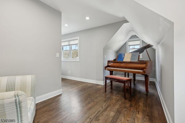 Interior, Piano, Recessed Lighting, Wood Texture Flooring