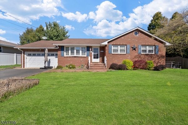 Attached, Exterior, Facade, Brick Facade, Ranch