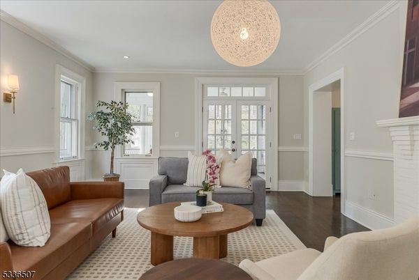 Interior, Living room, Pendant Lights, Recessed Lighting, Wood Texture Flooring
