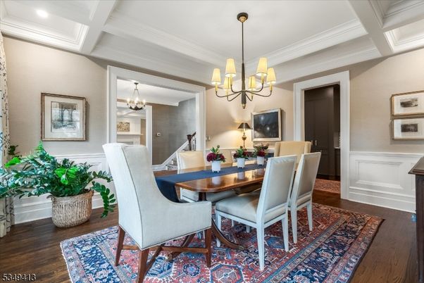 Chandelier, Dining room, Interior, Recessed Lighting, Wood Texture Flooring