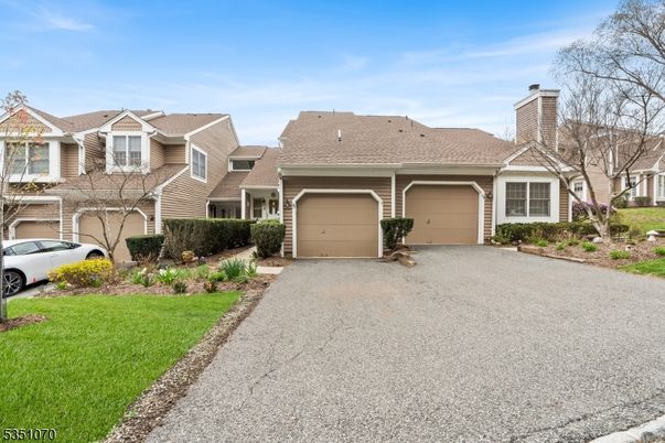 Attached, Exterior, Facade, Cape Cod