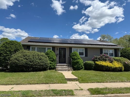 Exterior, Facade, Solar Panels, Ranch