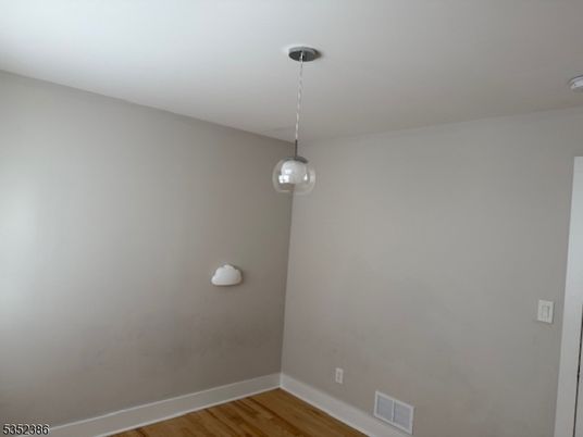 Empty room, Interior, Pendant Lights, Wood Texture Flooring