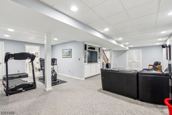 Fitness Equipment, Interior, Living room, Recessed Lighting
