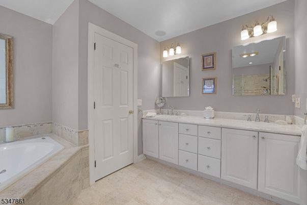 Bathroom, Dual Sink Vanities, Interior