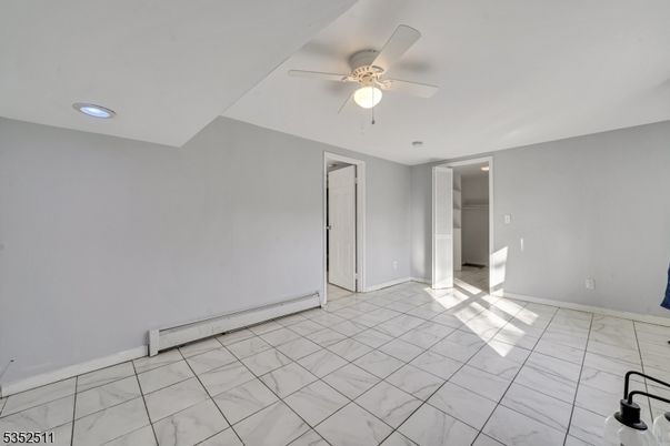 Empty room, Interior, Marble, Recessed Lighting