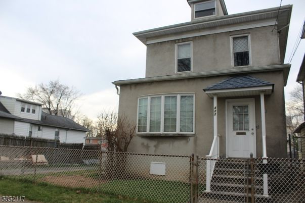 Exterior, Facade, American Foursquare