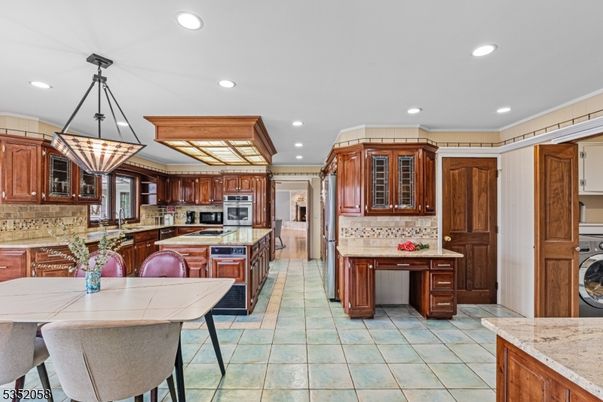 Interior, Kitchen, Pendant Lights, Recessed Lighting, Stainless Steel Appliances, Washer