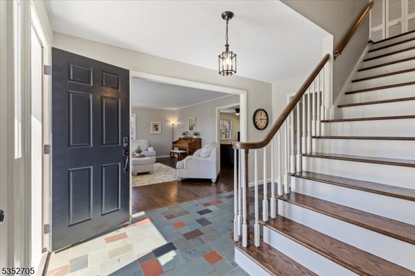 Interior, Pendant Lights, Wood Texture Flooring